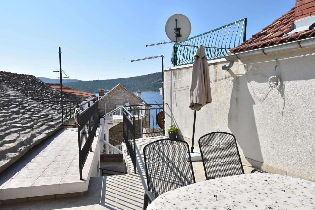 Apartment Miledina Примоштен Екстер'єр фото