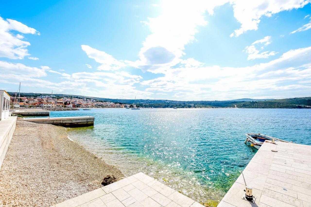 Apartment Miledina Примоштен Екстер'єр фото